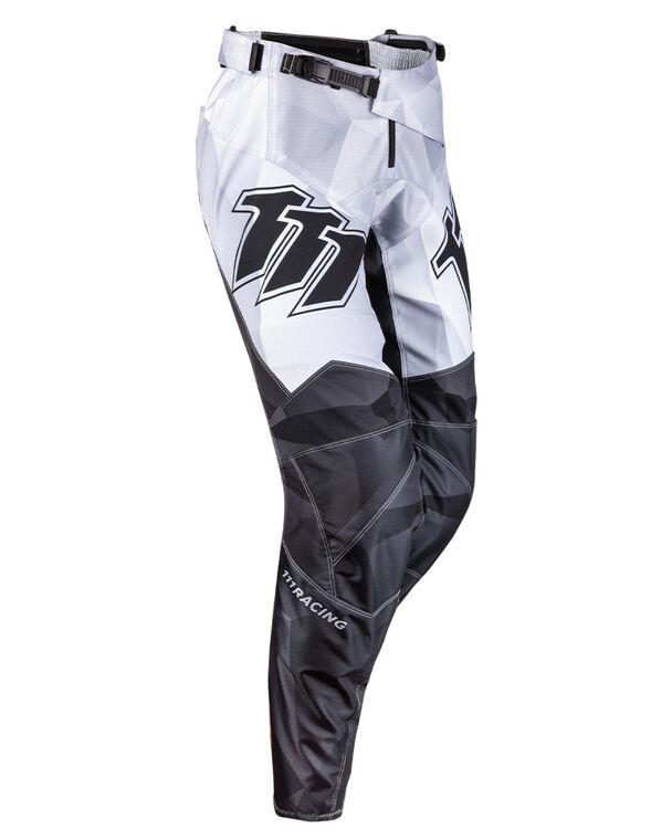 razorblack-5515-450-9760-f02.jpg